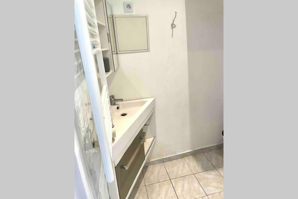 Bel Appartement - Hyper Centre - 2 Pieces Cannes Exterior photo